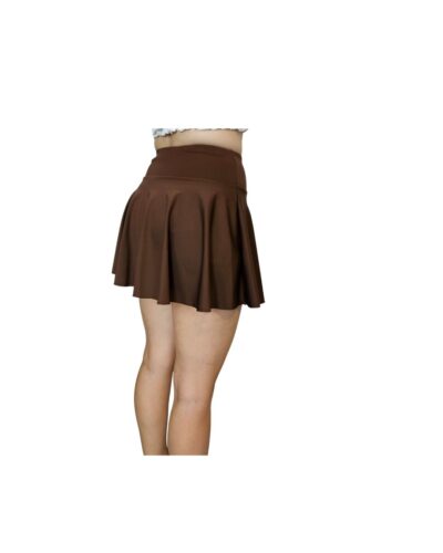 καφέ σορτσοφουστάκι πλάι