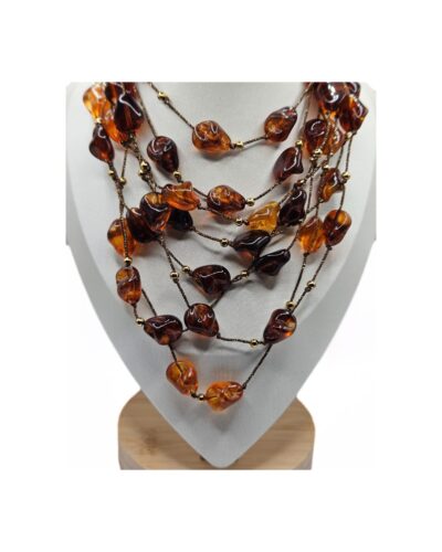 Καφέ κολιέ κοντά