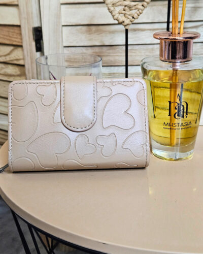 Πορτοφόλι με καρδούλες μπεζ