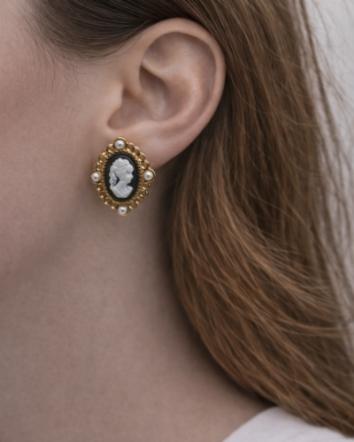 Σκουλαρίκια Vintage Cameo με Πέρλες Φορεμένο