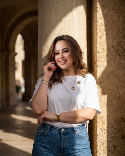 Μπλούζα Plus Size με χρυσά στοιχεία Λευκή